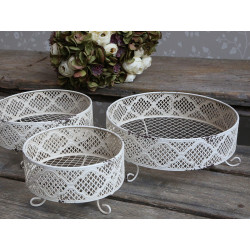 Plateau en dentelle sur pieds