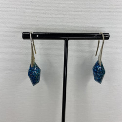 Boucles d'oreilles crochet en résine - losange pailleté bleu